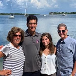 Meet your Posher, Dana